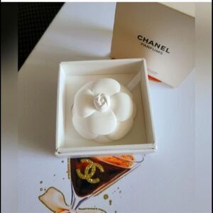 CHANEL  Camellia